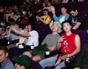 Shu-ting You Instagram - 謝謝諸位來看鬼天廈的大前輩藝人朋友們
小弟超級感動備感榮幸😍

請容我唱名到場藝人獻上十二萬分的感謝
乃哥、艾玲姐、檢場、潘若迪、蔣偉文、李蒨蓉、劉怡里、蔡逸帆、王中皇、黃信赫、劉丞、Rita、郭岱軒、綠茶、嘻小瓜、陳君瑋律師、戴倫、小刀哥等
還有諸位導演、江導、秀導、宥驊姐、虎哥及諸位製作人小石0晨

還有我的朋友、球友們相約來找我玩
以及貼心的粉絲們
謝謝你們讓我有了這麼難忘的夜晚

🥾： @agshoes_taichung 
#鬼天廈 #0419能活多久 #艾迪昇傳播 #華映娛樂 #ag真皮製造