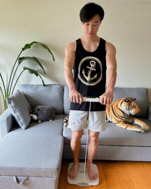 Shu-ting You Instagram - 智能的守護者，母親節送給媽媽一個健康的關懷🥰
https://3-zebra.com/AOmVN

因為工作性質，我需要時刻保持一個良好體態💪
所以我常常會使用五花八門的身體測量工具
跟大家推薦我最近很喜歡的3Body Pro 八電極體脂計
它竟然可以輕鬆測量出51種身體數據🩺
從體重、體脂肪、BMI到基礎代謝率、肌肉量等等重要指標應有盡有
-
我很喜歡他的APP設計，不但可以記錄每次測量的結果
還可以在APP裡設立多個用戶，給每一位家庭成員都設立
這樣也方便掌握家人的身體數據，並且很有效率的長期追蹤👍
-
眼下距離母親節也不遠了，不妨給家人們送健康
3ZeBra 為媽媽打造放鬆的幸福角落❤️
母親節活動即日起至 5/19
．最受歡迎按摩組合推薦，A區加B區9折好帶走
．下單還能參加抽獎，最大獎價值6,000元
．額外加碼，買禮物送媽媽後，分享心得再領100元購物金
．下單輸入優惠代碼【ig000】即享滿千折百優惠，新會員加入又可折抵 $50
．詳細資訊請上3ZeBra官網查看
https://3-zebra.com/AOmVN

#3ZeBra  #好身材不是只有看體重 #3Bodypro八電極體脂計 #八電極 #體脂計 #體脂機 #體脂肪  #體脂率 #降體脂 #BMI #送禮就找3ZeBra #母親節 #母親節禮物 #你的質感送禮顧問

@3zebra.tw