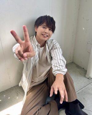 Shugo Nakamura Instagram - .
5周年記念アルバム「carVe」オフショット📷
和やかな雰囲気での撮影中に✌️(スタッフ)

#仲村宗悟carVe
#ときどき1しゅうご