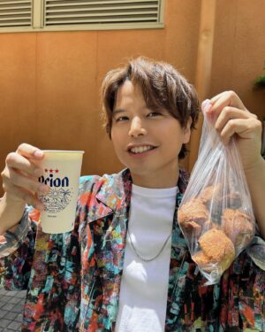 Shugo Nakamura Instagram - .
#はいさいFESTA &タワレコ川崎店 でのサイン会にお越しいただいた皆様ありがとうございました🌺

朝早くからでしたが天気にも恵まれ最高のステージでしたね☀️

-SETLIST-
1. カラフル
2. NOTE
3. WINNER 
4. JUMP
5. ナチュラル

次回イベントは5/26(日)に開催される #仲村宗悟NOISE Blu-rayの発売記念イベント✨
お申込は5/7(火)までとなりますので、お忘れなくご応募下さい🙌（スタッフ）