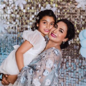 Shwetha Srivatsav Instagram - Happy Birthday, @ashmitha.srivatsav 🎉✨ !! Being your parents is the greatest blessing we could ever ask for. We are so grateful to God for choosing you to be our daughter. You bring so much joy and love into our lives, and we are blessed beyond measure. Thank you for being you and for filling our lives with unforgettable memories. 💖🙏!! @amith.srivatsav . 
Huge shoutout to the awesome decorator for making Ashmitha’s birthday so magical @joan_eventstylist and her & mine lovely makeover by @makeupstoriesbysumachikkegowda ! She was over the moon and had the best time ever. Thanks for these awesome clicks @framesbyvikaskakolu Thanks for going all out! 🎈✨ #BirthdayVibes #epicdecor