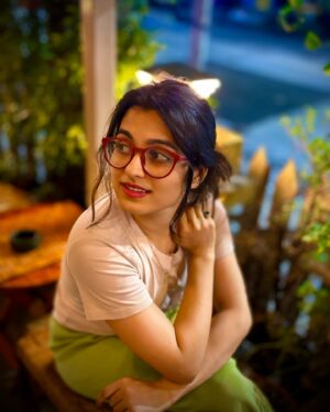 Shyamoupti Mudly Instagram - Be positive ❤️🖤

#shyamoupti #metime #positive #happy #motivated #love #life #time #peace #space #stayhappy #stayhealthy