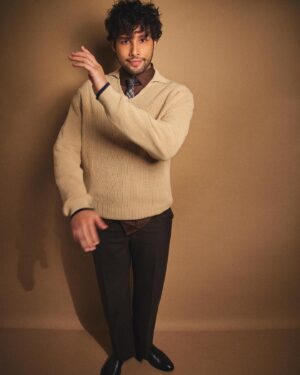Siddhant Chaturvedi Instagram - Imma Rom-com reject bro❤️‍🩹

Captured by @rohanshrestha 
Hair by @aalimhakim 
Styled by @nikitajaisinghani 
MU by @hinaldattani