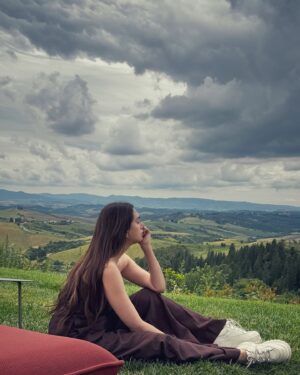 Siddharth Instagram - Grateful and 🥰
#underthetuscansun 
❤️

@castelfalfi 
@fetch_india 
@nijhawangroup

Ps thank you @nainsss._  for making this super comfy 
Co-ord set for me in record time! 
❤️