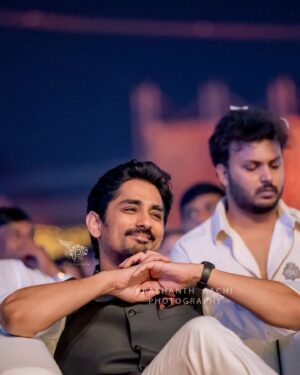 Siddharth Instagram - *ಗಂಧದ ಗುಡಿ *ಪುನೀತ್ ಪರ್ವ* 

 *pre releasing event* 

 .
.
.  @worldofsiddharth
. 
 @prashanth_pachi_photography .

....
 @puneethrajkumar.official 
@ashwinipuneeth.rajkumar 
 @prk.productions @mudskipper.in #Amoghavarsha @b_ajaneesh @pratheek_darkbirdfilms @satishvinsta @krg_connects 
#prashanthpachiphotography
#puneethparva 
#puneethparva #kannada #appuboss #shivanna #gandhadhagudi #love #kannadacinema #reels #kannadaactress #appufans #yash #surya #ranadaggubati #rakshithshetty #dhananjay #sid #kannadalove #kannadamovies #karnataka #trending #viral #sandalwood #sandalwoodactress#siddharthnigam #surya #bangalore