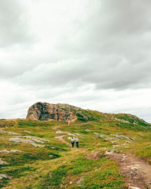 Sigrid Instagram - getting the band back together (it’s been two weeks) in Harstad ⛰️⛰️⛰️ see u tonight @bakgaarden !
