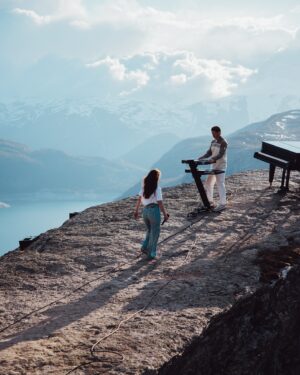 Sigrid Instagram - tomorrow.. @kygomusic