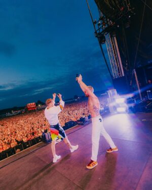 Siim Liivik Instagram - Viikonloppuja follaajille.
Toiseksi viimeinen tanssi.
Second to last dance! 
Kiitos legendat Jare & Ville!
📷 @tuomasvih