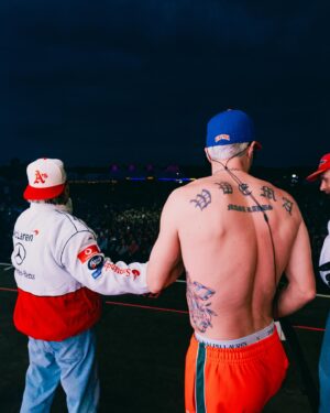 Siim Liivik Instagram - Ruisrock 2024 ylihelmi. 🔥🪵
#joobenit #eitarvivanhainkodissavalehdella 
@jvgfi 🫶🏻
📷 @tuomasvih