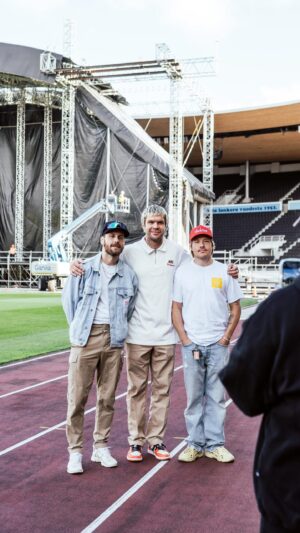 Siim Liivik Instagram - Executive season.

Cooking some goodies for the followers with JVG Finland’s most popular hip hop act. 

Wet-Show feat. JVG ulkona Huomenna pe 11.8.2023 klo:12:00
Youtube & Spotify. Ei kädenlämpöisiä.
📸 @kimi.elias 
#executive #hiphop 
#thehardestworkingmaninshowbiz