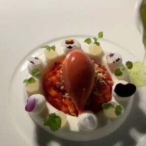 Sıla Şahin Instagram - Meine Lieben an meinen freien Tagen war ich auf Genussreise im wunderbaren Restaurant RODESAND im Gut Immenhof mit wunderbarem Personal . Es war ein unfassbar leckeres  Dinner . Ich empfehle es euch von Herzen , wenn ihr mal in der Gegend unterwegs seid . 👌

#genussmensch #gourmetfood #dinner #rodesand #gutimmenhof #bestesessen #gutimmenhof #restaurant #facettenreich #exquisite #genussmomente #ilovefood #finedining