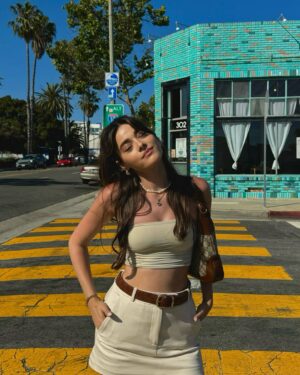 Simay Barlas Instagram - 🌴🫶🏼🌈✨🎡