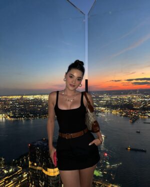 Simay Barlas Instagram - 🌇🥂✨🫶🏼🫧