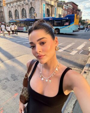 Simay Barlas Instagram - 🌇🥂✨🫶🏼🫧