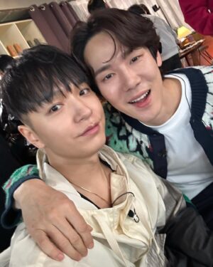 Simon Dominic Instagram - 환승연애3 👋🏻🤚🏻👋🏻🤚🏻