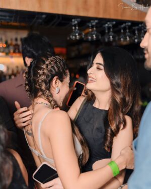 Simran Budharup Instagram - Siri! Play it’s My  Birthday 🎂❤️

Location @bandramitron 
@aman.vijan 

Photography @frames_by_harshit 
@_the_best_shot 
@filmsbyabhinxv 

#birthday #birthdayparty #decor #theme #techno #fun #love #friends #follow