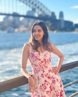 Simrat Kaur Instagram - 🌻♥️ dream until its your reality