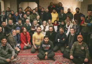 Sina Razani Instagram - بدرود رفقای هنرمندم
چه زود دلم برای همه تون تنگ شد
عکسهای یادگاری فیلم سینمایی شمش طلا
به قلم و کارگردانی یوسف حاتمی کیا
وتهیه کنندگی ابراهیم حاتمی کیا

دو عکس آخر از نگاه دوربین حمید جانی پور عزیز 

#هنر#هنرمندان_ایرانی #سینما #عشق #تئاتر #زندگی #سینا_رازانی #سینارازانی #شمش_طلا #یوسف_حاتمی_کیا #ابراهیم_حاتمی_کیا
