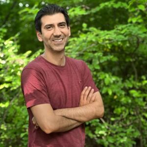 Sina Razani Instagram - .
ای دل چو زمانه میکُند غمناکت
ناگه برود زِ تن روان پاکت
بر سبزه نشین و خوش بِزی روزی چند
زان پیش که سبزه بر دَمَد از خاکت
"خیام نیشابوری"

عکس از دریا مرادی دشت عزیز 

 

  #سینا_رازانی #سینارازانی #بازیگر  #بازیگران #بازیگر_مرد #بازیگران_ایرانی #هنر #هنرمند #هنرمندان_ایرانی #طبیعت #سفر