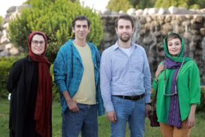Sina Razani Instagram - آغاز اکران فیلم شب طلایی در آسایشگاه کهریزک
چقدر  این  شب و این اکران به جان و دلم نشست

عکسها از میلاد بهشتی عزیز

#هنر#هنرمندان_ایرانی #سینما #فیلم_سینمایی #شب_طلایی #یوسف_حاتمی_کیا #سینا_رازانی #سینارازانی #مریم_سعادت #بهناز_جعفري #یکتا_ناصر #نگین_موسوی #کهریزک #آسایشگاه_کهریزک #بازیگر_ایرانی #بازیگر