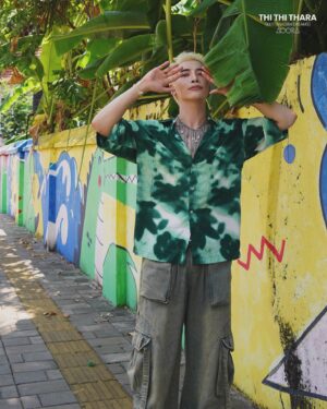 Sireesha Bhagavatula Instagram - AOORA - Thi Thi Thara (Kuttanadan dreams) 
2024.07.29 

With. Sireesha bhagavatula , FRIDAYYY , Mellow kitchen 

Would you like to join journey of my Kerala dream?
🌴🌿🧜🏝️🚤🚤🚤

#aoora #아우라 #thithithara #NewSong
Special Thanks to @dnsdyl & @btosproductions