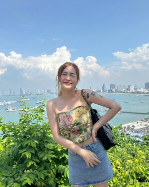 Siriamol Onkoon Instagram - ไหม้ 🥵☀️