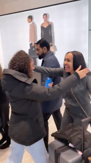Siva Kaneswaran Instagram - My heart and happiness ❤️ When @liv.mccaffrey surprised aunty @spirits.in.bloom at the airport. This is what life is about 🥹 Miss you two xx

#siva #thewanted #boyband #memories #happiness #family #dancingonice #2023