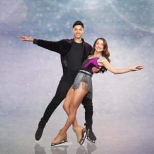 Siva Kaneswaran Instagram - Dancing One Ice 2023!!

Here we come!!

Catch us on @itv on January 15th 

#dancingonice #figureskating #itv #2023