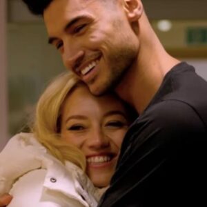 Siva Kaneswaran Instagram - The sixth and final episode of @being_kelsey “Life after Tom” airs tonight on ITV BE at 9pm. 

Beyond proud of you Kels and family and thank you so much for sharing this intimate part of your lives with us. Make sure to watch it guys xx (9pm)

#lifeaftertom #itv #documentary #positiveparkers