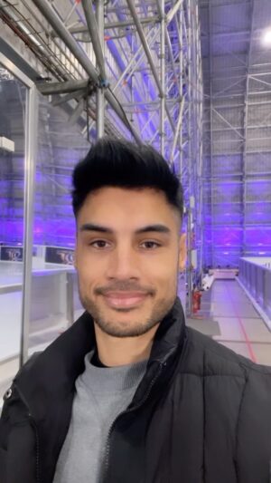 Siva Kaneswaran Instagram - Hey Guys! 

This weeks routine is so fast and fun. As the pressure builds, I’m making sure to not get in my own way. Lately, Some of the horrid things I say to myself I wouldn’t say to anybody else. So, here’s a reminder to not get on your own way. Ok?! 🙏🏾🙌🏾

I thought I’d share some of my affirmations to help you guys 🙏🏾

-I can handle anything that comes my way 
-I focus on what’s going right for me
-I am smart and I have an incredible drive for success
-I am so so so READY
-I will succeed today 
-I am brave and powerful 
-I am having soo much fun
-I am shifting into my highest timeline of freedom and abundance 
-I am incredible
-I am the highest version of myself right now 
-Send it ! (Courtesy of @nilemw)

#siva #thewanted #boyband #dancingonice #2023 #itv #itvx #iceskating #motivation