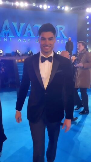 Siva Kaneswaran Instagram - This suit 🤌🏾👏🏾
@reiss 

#siva #thewanted #avatar #premiere #mensfashion #fashion #blacktie