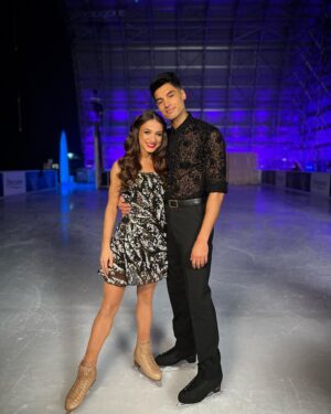 Siva Kaneswaran Instagram - GOLD FOREVER ✨ 🦋🤍

#dancingonice #siva #iceskating #proskater