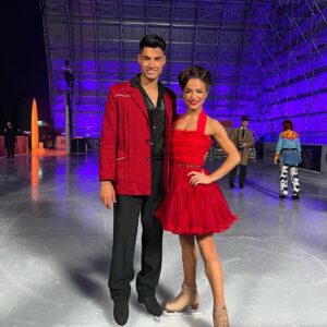 Siva Kaneswaran Instagram - Ok guys! It’s time for a little less conversation ….
a little more VOTING 🕺🏽💃🏽

To vote by phone call 6505105 or you can vote online at itv.com/vote GO GO GO !! Voting only opens for FIVE mins so be quick! X