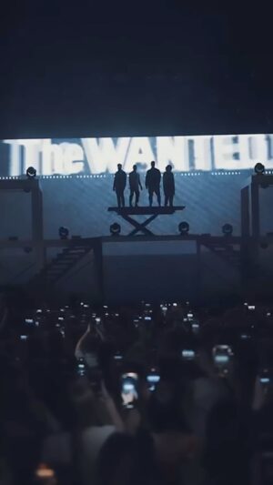 Siva Kaneswaran Instagram - 2022, you will go down in history as the most profoundest year of my life. One of the most saddest and happiest I’ve ever been. Through everything, you guys supported. Thank you all so so much x I won’t take it for granted. Happy holidays and here’s to 2023 x

#2022 #memories #siva #thewanted #montage #music