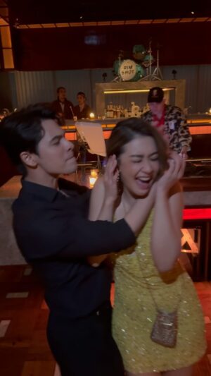 Siwat Chotchaicharin Instagram - AmyBD2024 ถึงนางจะ 42 แล้วแต่ก็ยังเฟี้ยวอยู่ทุกวันนะจ้ัะ!!! 
ขอให้ภรรยาสุดที่รักมีความสุขมากๆ เป็นที่รักของผู้คน ใครเห็นเอ็นดู และยังเป็นที่รักของเพื่อนๆพี่ๆน้องๆแบบนี้ตลอดไปนะลูก 
ขอให้แข็งแกร่งสุขภาพดี…(เพื่อจะได้อยู่กับเค้านานๆนะ ไม่ใช่เอาไว้ตำจอก🙄) ไม่เจ็บไม่ป่วยไม่จน

เรามาแก่ไปด้วยกันนะลูก เค้ารักแมนนี่ทุกๆวันนะคะ
HappyBirthday 🎂🎉🥳 #amybd2024