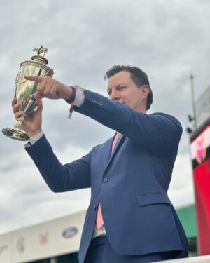 Skylar Lear Instagram - I didn’t choose the Derby life, the Derby life chose me 😎🐎 #latebutgreat #derby #derby2023 #kentuckyderby #derbyday #derbylove #mage #DerbyChamp #TrophyHoarder #HorseWhisperer #FastAndFurious #WinningStreak #KentuckyFriedSpeed #HorsePowerWho  #CantStopWontStop #NotJustAHatPerson #JockeyWannabe #RunForTheRoses #OutrunTheCompetition #CatGotTheTrophy  #TrophyCollector