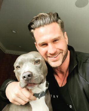 Skylar Lear Instagram - Just a man and his dog 🐶 @pitbullsofinstagram @pitbullsofficial @dailypits @ourpitpage @pitbullslovers01 #pitbullsofinstagram #pitbull #pitbulls @pitbulls_empire @proudpitbull @pitbull.world.wide @nicepitbulls