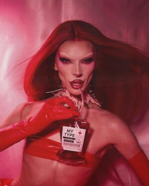 Sminty Drop Instagram - you’re my type.. be my valentine? 🩸🧛🏻‍♀️
 

shot & edited by me
choker - @markymarcstudio
