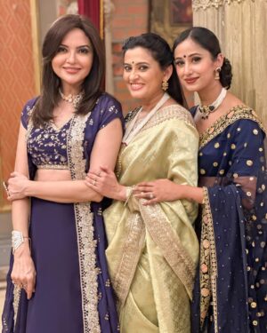 Smita Bansal Instagram - The twisted trio of BhagyaLakshmi. ❤️
#trio #bhagyalakshmi #love