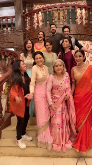 Smita Bansal Instagram - 3 years of fun 💃 
3 years of love ❤️ 
3 years of togetherness 🤝 
3 years of #bhagyalakshmi. 😍

@zeetv @balajitelefilmslimited @ektarkapoor @shreya_nehal @shivangisinghchauhaan @tanusridgupta @beinganilnagpal @tripathi.mrinal @kavi_nagpal
@karnapriyanka