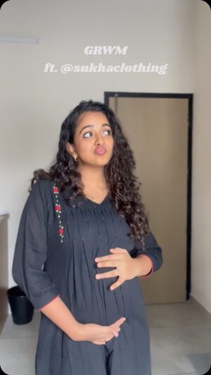 Sneha Babu Instagram - Absolutely loving this cute black dress from @sukhaclothing 🌸❤️

Dress:- @sukhaclothing 
Earrings:- @bhangi_jewels