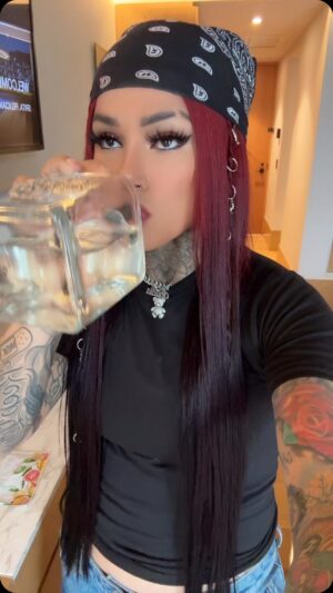 Snow Tha Product Instagram - Q OSO