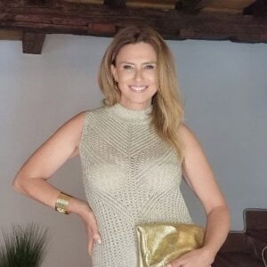 Sofia Cerveira Instagram - Veste-te comigo para um final de tarde onde o dress code é casual chic✨️

O que acharam?

{ nas stories coloco onde comprei }

#grwm #vestetecomigo #ootd #lookdodia #lookinspiracao #estiloelegante #casualchique #modaverao #fashion #fashionlover