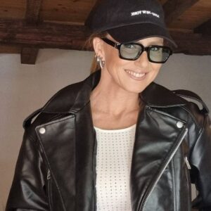 Sofia Cerveira Instagram - Veste-te comigo para os festivais🎶🎶🎶

Escolhi 3 looks mas... estou muito indecisa😂

Preciso da vossa ajuda! Qual devo levar?

#grwm #getreadywithme #fashion #fashionlover #style #inspo #vestetecomigo #festivais