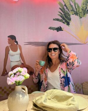 Sofia Cerveira Instagram - Fim de semana em cheio, com cores 💦cheiros 🌸 e sabores 🥑a aproveitar os meus amores 💓 e os amigos que são família e que tanto nos enchem o coração!

Baterias carregadas para mais uma semana e por aí? 

Beijooos💋