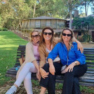 Sofia Cerveira Instagram - Nos últimos dias...

Foto 1 - Shooting day with @carlapires 📷

Foto 2 - Parque Marechal Carmona, aquele clássico que faz parte das melhores memórias de infância 🌿E agora regressamos com os filhos!👨‍👩‍👧

Foto 3 - O reencontro dos melhores amigos🫶

Foto 4 - As mães que os amigos juntaram para a vida😍

Foto 5 - Parabéns ao meu amor mais querido, sobrinho e afilhado, Raúl (o bolo delicioso do meu mano🤭)

Foto 6 - A M O R das nossas vidas🩷

Foto 7 - Mesa tão bonita para brindarmos à amizade🥂

Foto 8 - Quem mais adora hortênsias??? 🌸 

Foto 9 - Inspiração diária... a nossa Sintra🌿

Foto 10 - Antes de partir em trabalho, acompanhámos o pai ao trabalho @goncalodinizz ❤️O nosso orgulho!!

Amanhã, há novo reels no feed. Fiquem atentas, meninas!

Boa semana💋

#mylife #moments #lately #grateful #itsallaboutlove