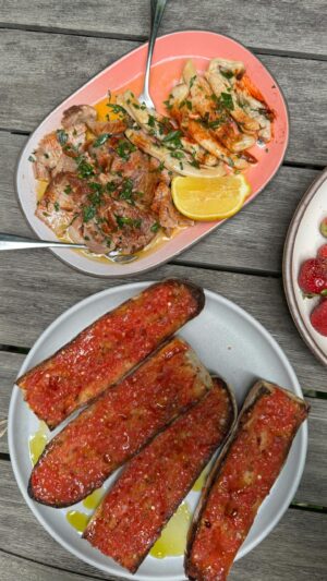 Sohla El-Waylly Instagram - We’re just eating tomatoes over here