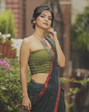 Solanki Roy Instagram - Green & Grow 🌿

📸 @sayantan_dutta_photography 
MUA - @makeupartist_ujjwaldebnath 
Coord - @sanskriti_kolkata 
🔗 @socialyard_digital 
.
.
#shoot #editorial #mood #colours #fun #costumes #photoshoot #embrace