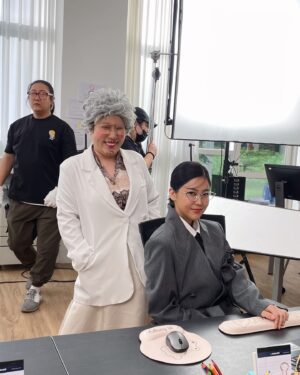 Solbi Instagram - MONDAY DISCO MV
🎵BEHIND THE SCENES 🎶 

드디어 기다리던 #먼데이디스코 뮤비가 공개되는 날이에요!

6:00PM! 월요일 퇴근길, 
프로필 링크 타고 뮤비 감상의 시간 가져보아요🪩 

P.S. 힘든 촬영 즐겁게 임해주신 마담빅쌤과 댄서분들, 그리고 쥬니, 천도, 소통왕 말자할매까지. 감사하고 또 감사합니다. 🙏🏻

-
#솔비 #SOLBI
#먼데이디스코 #MONDAYDISCO