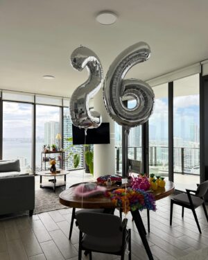 Soma Bhatia Instagram - It’s my birthday 💕 I’m 62??!!! 😂 Thanks for all the bday wishes & I am so grateful for everyone in my life. Thanks for loving me and celebrating me. I feel so lucky. #26thbirthday